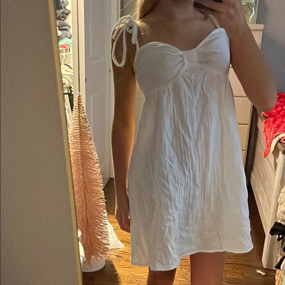 White Sleeveless Dress